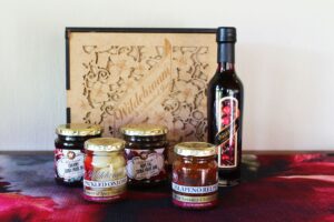 Wildebraam 1 x 250ml Liqueur/Syrup, 2 x 291ml, 2 x 125ml in laser engraved box